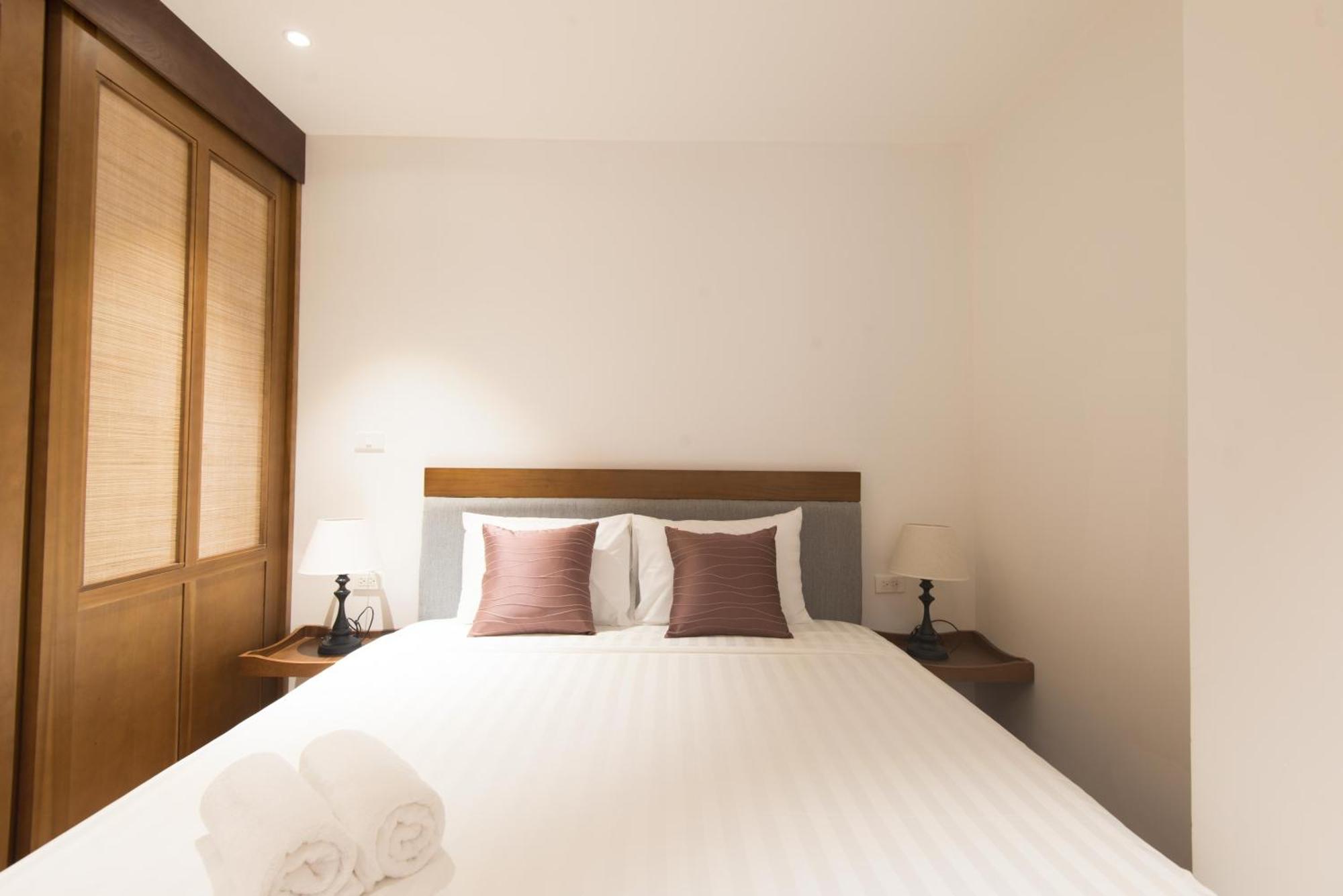 22Housing Hotel & Apartment 81 Linh Lang Hanoi Exterior photo