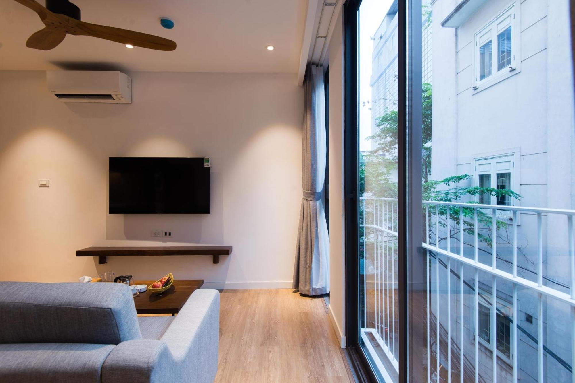 22Housing Hotel & Apartment 81 Linh Lang Hanoi Exterior photo